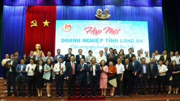 Họp mặt kỷ niệm 18 năm Ngày Doanh nhân Việt Nam