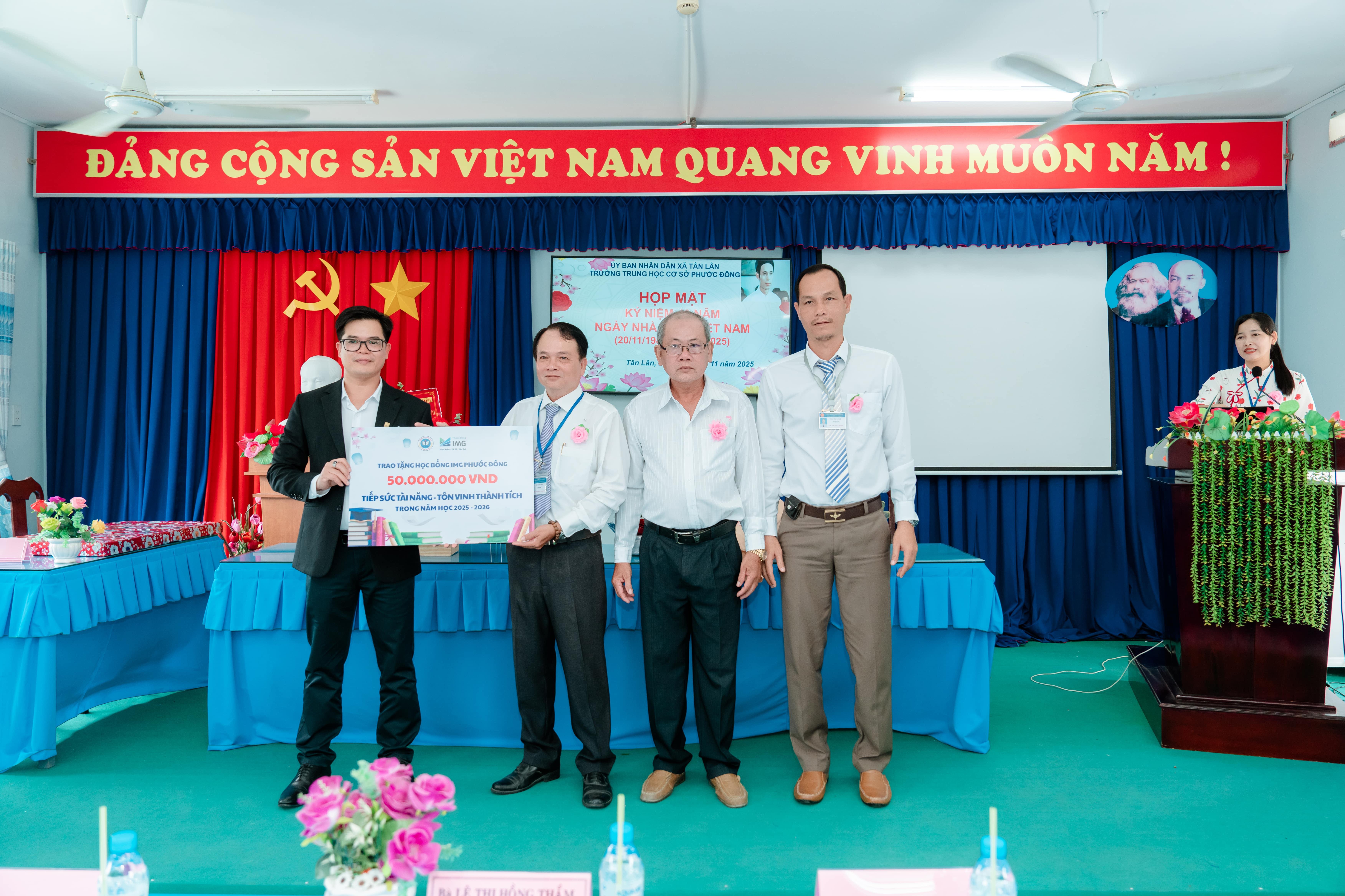 le trao hoc bong img phuoc dong nam hoc 2025 ??2026  tiep suc tai nang  ?? dong hanh cung giao duc dia phuong