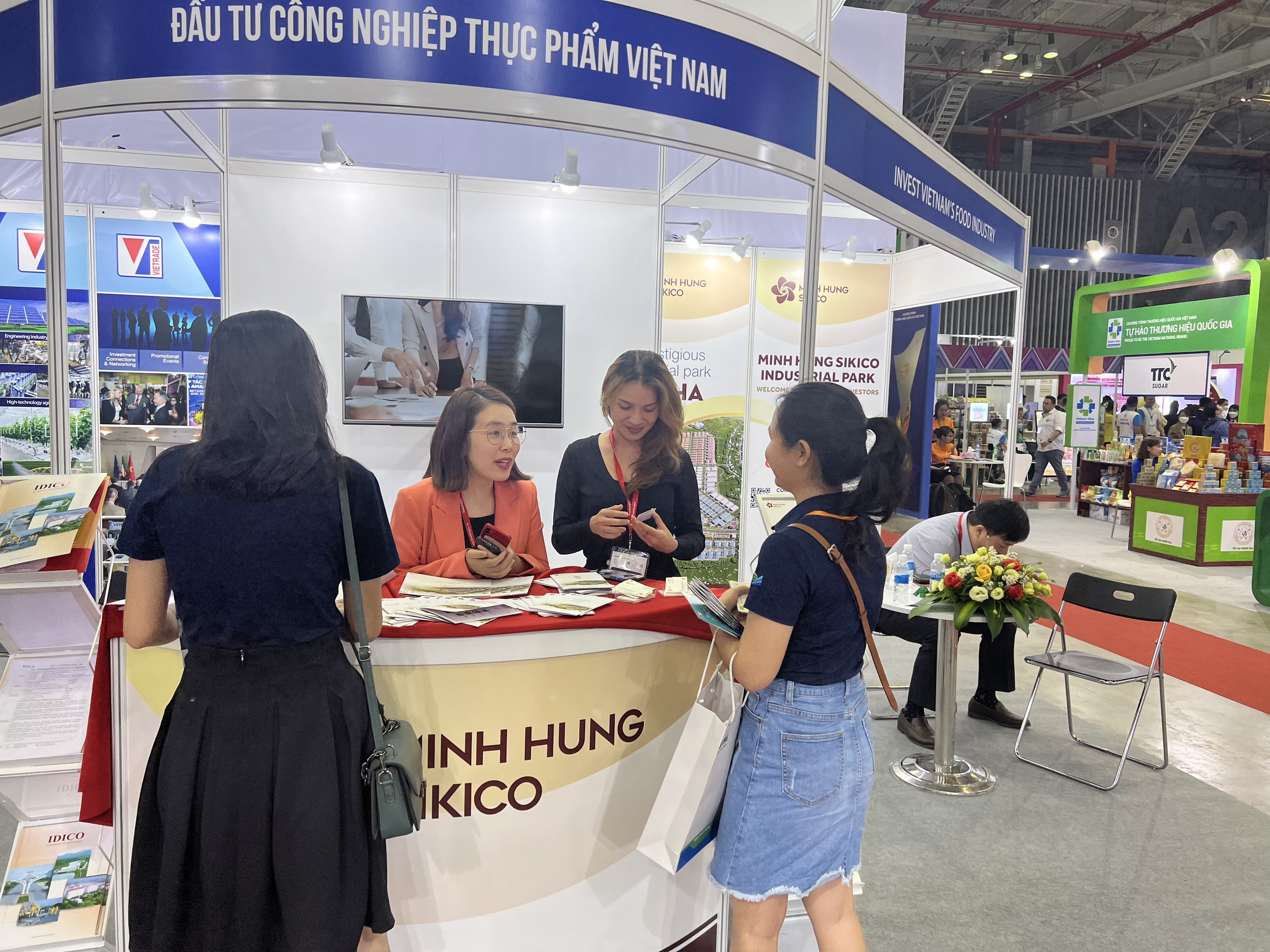 phuoc dong industrial park   port attended the business connection event at the 22nd leather   footwear international exhibition and vietnam foodexpo 2022