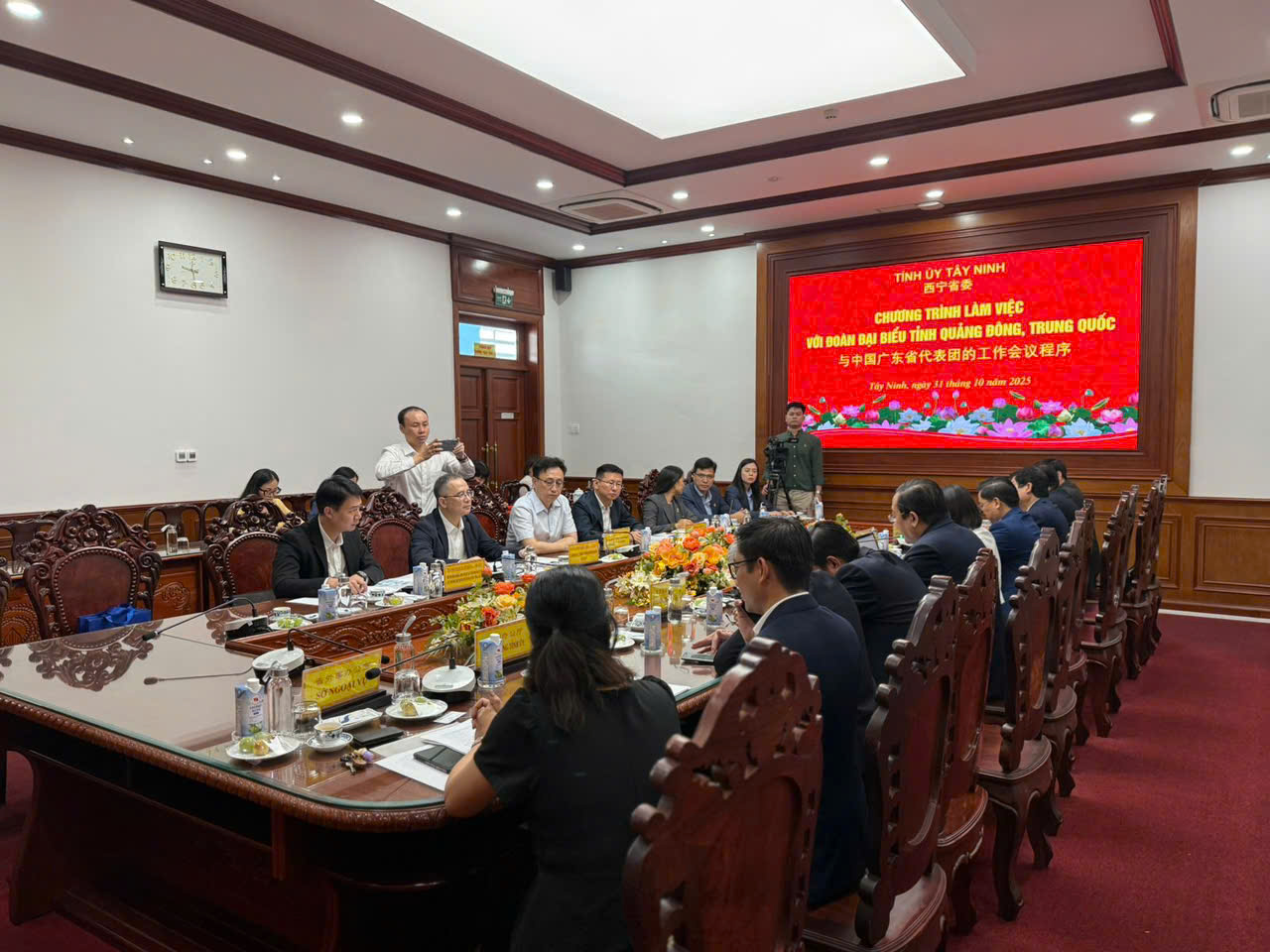 tay ninh va quang dong tang cuong hop tac thuong mai dau tu va phat trien khu kinh te