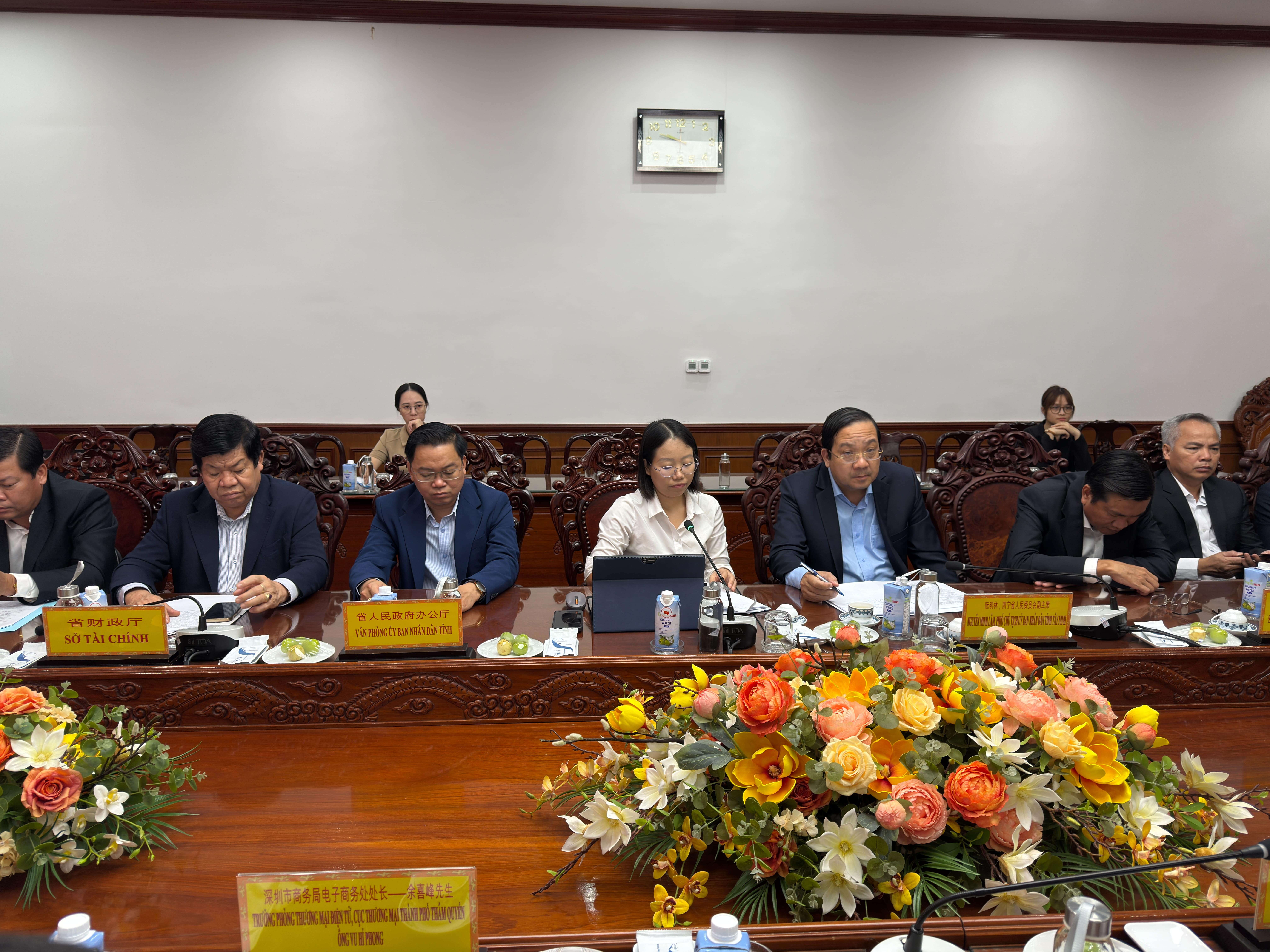 tay ninh va quang dong tang cuong hop tac thuong mai dau tu va phat trien khu kinh te